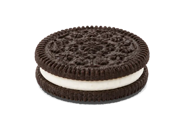 4K transparent cutout of product photography of a single sandwich cookie with vanilla cream filling between two chocolate wafers, isolated object, entire subject visible, centered in frame, pure white bac…