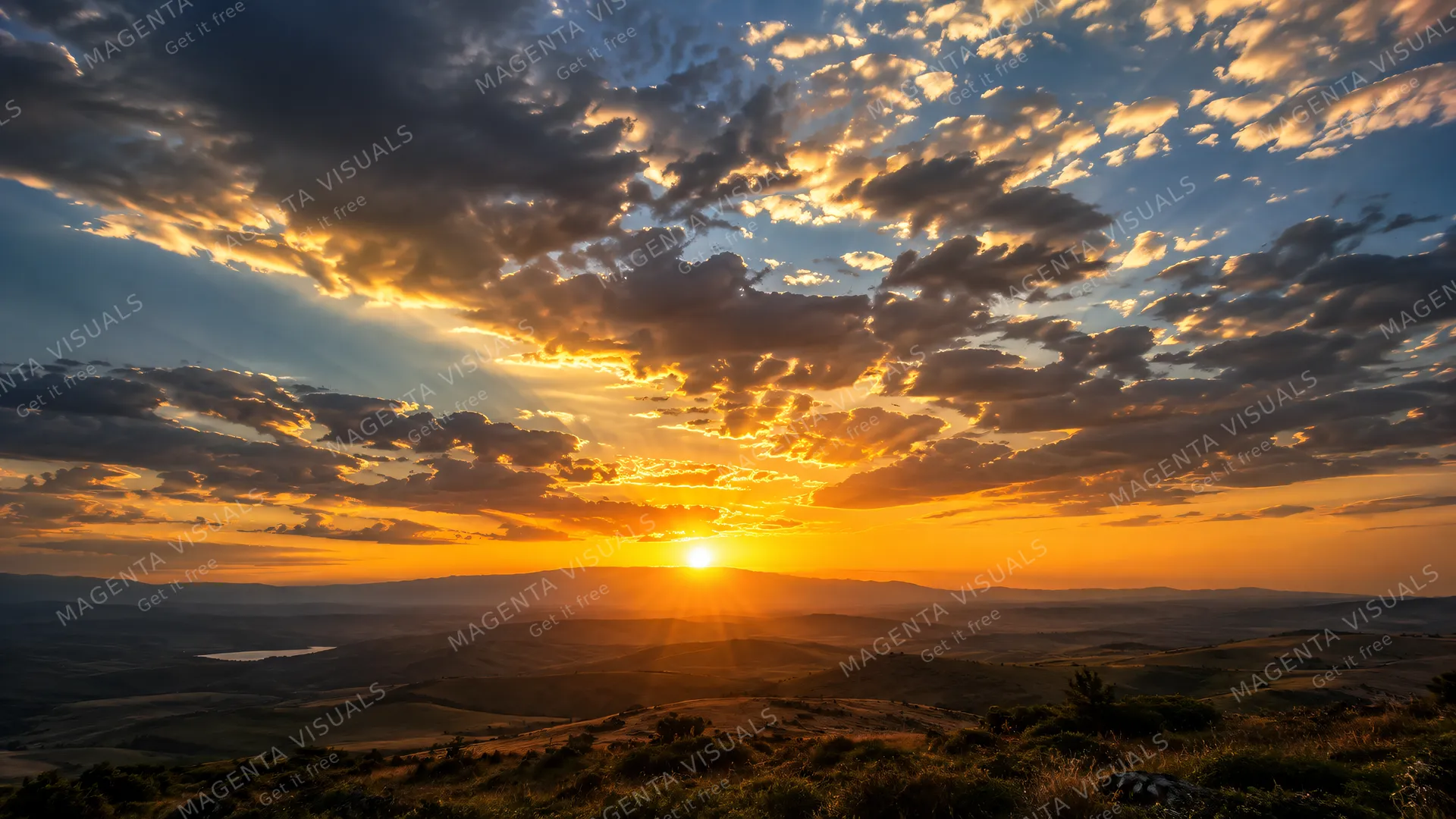 4K A 16:9 widescreen desktop wallpaper featuring a photoreal photograph of a vast, unbroken horizon line under a magnificent expansive sky.